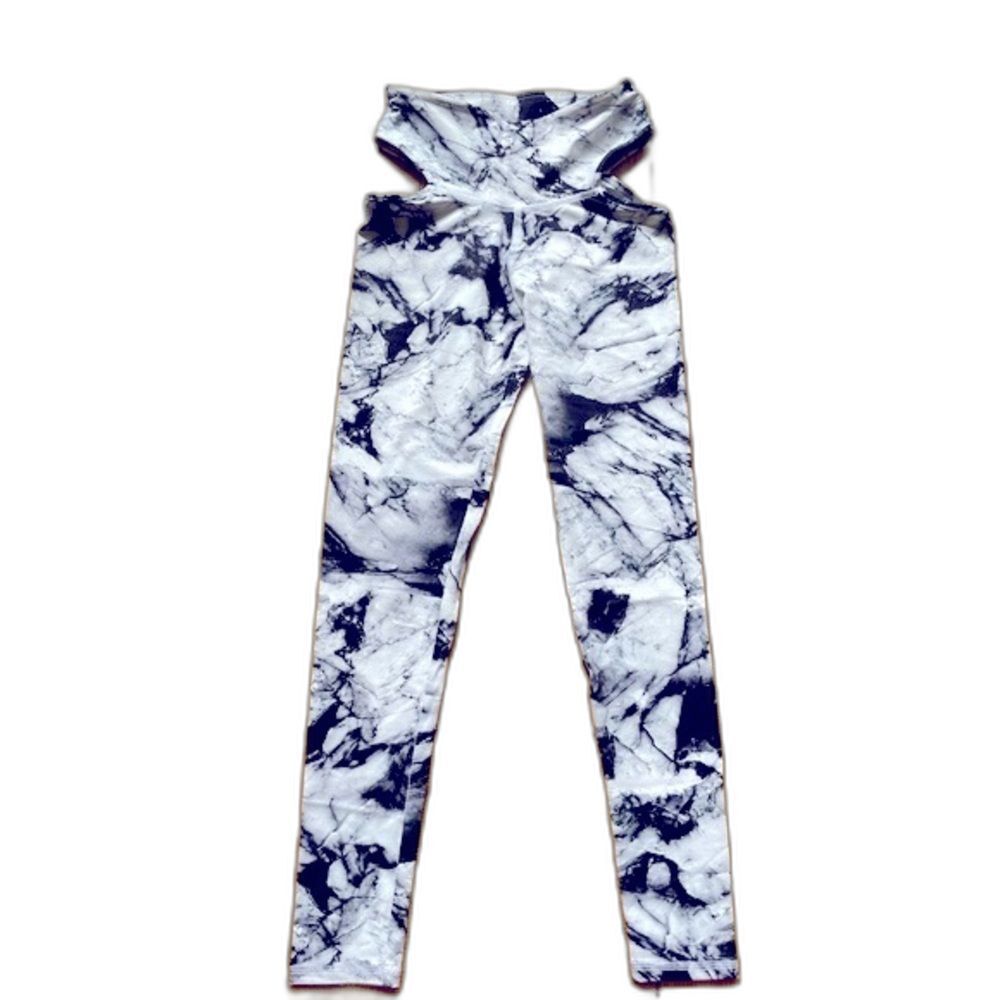 Varley $110 Rialto Tight w/ Cutouts, Granite Haze (marble print), Size XXS EUC